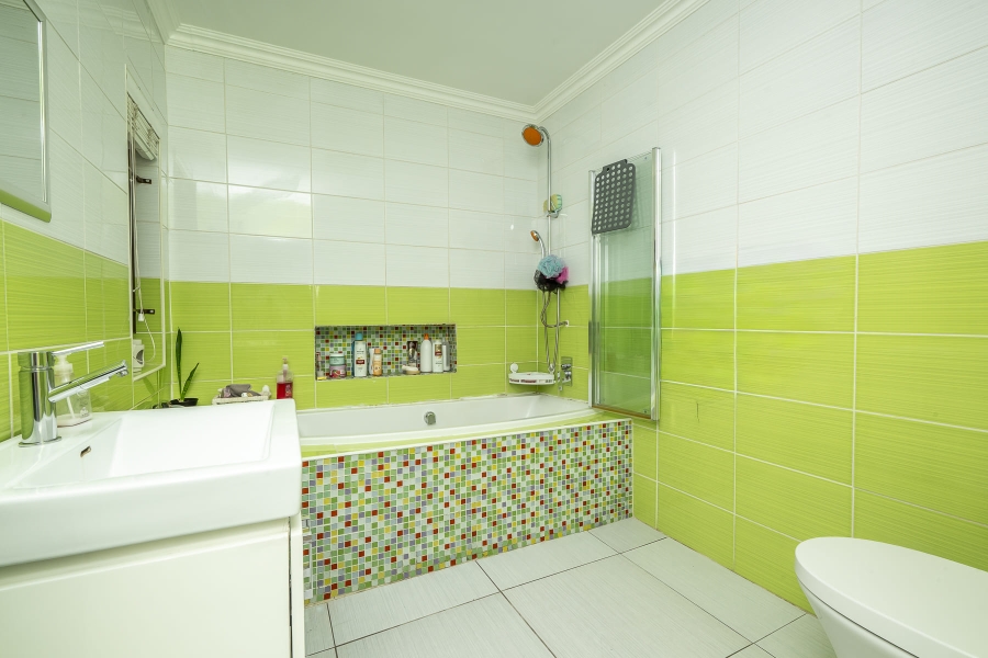 3 Bedroom Property for Sale in Uitzicht Western Cape